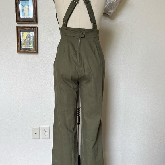 Sincerely Jules Jumpsuit military Green Plunge Front Halter Zip Up jumpsuit Sz S - Picture 2 of 7